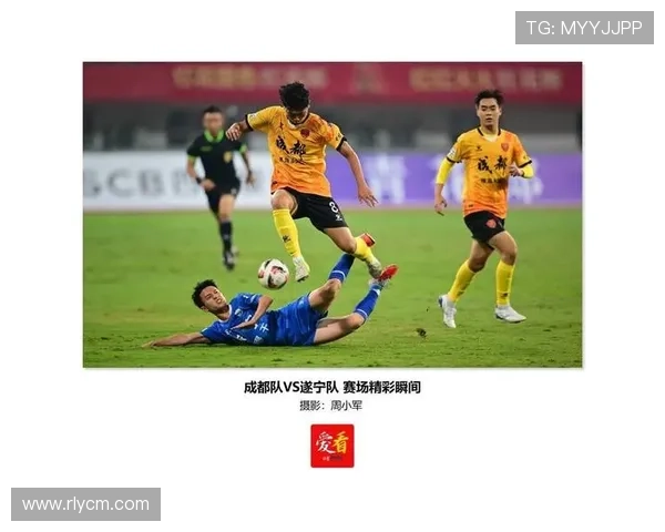 最近比赛中表现突出的足球明星们的精彩瞬间与赛场魅力分析